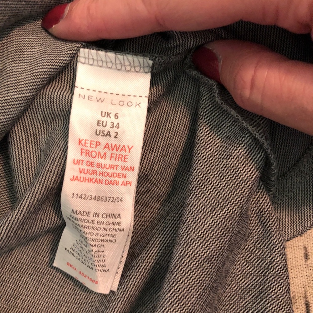 Gray Shift Dress with Rounded Hem - Picture 4 of 6